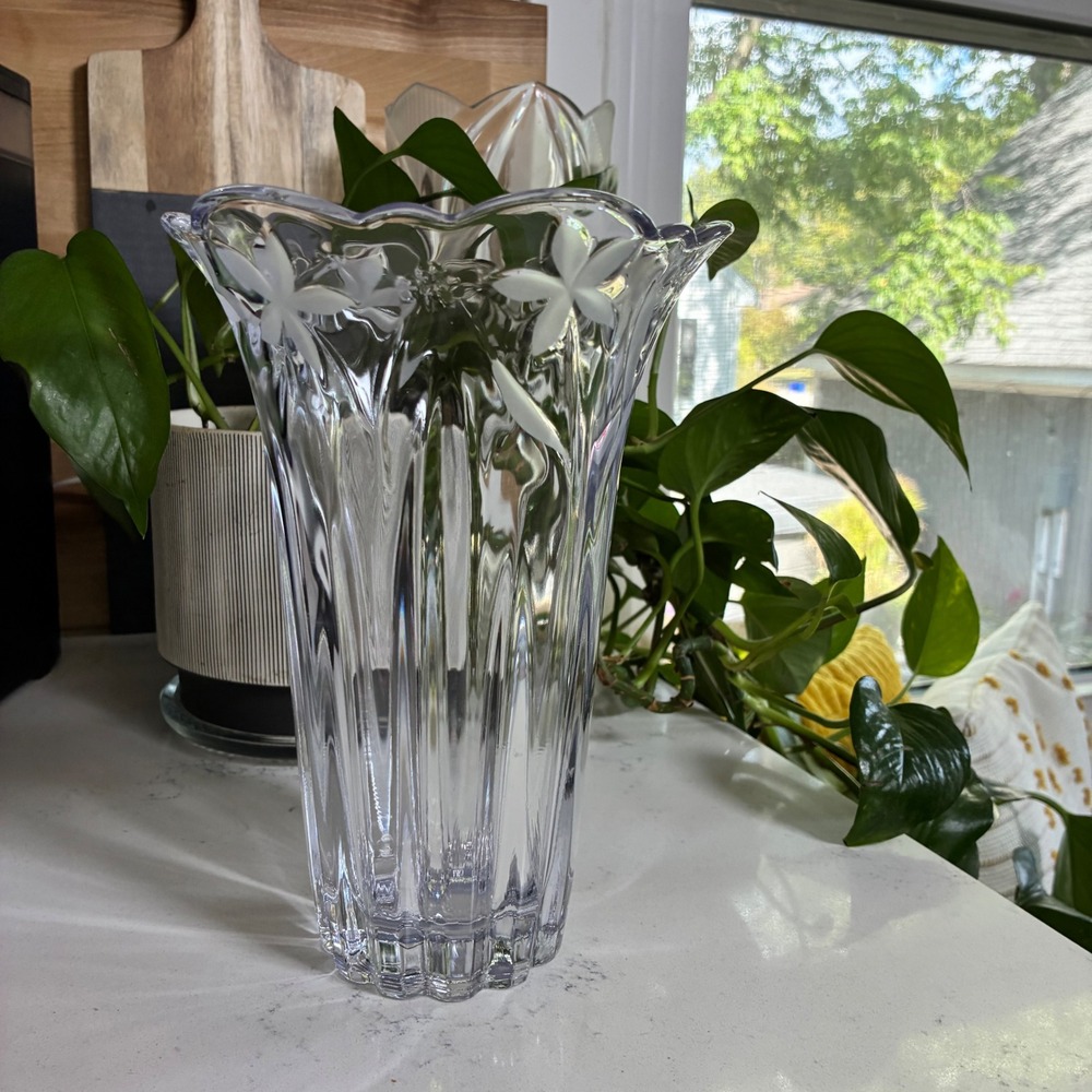 Vtg Mikasa Garden Terrace Crystal Vase Etched Floral Wedding Grandmillennial